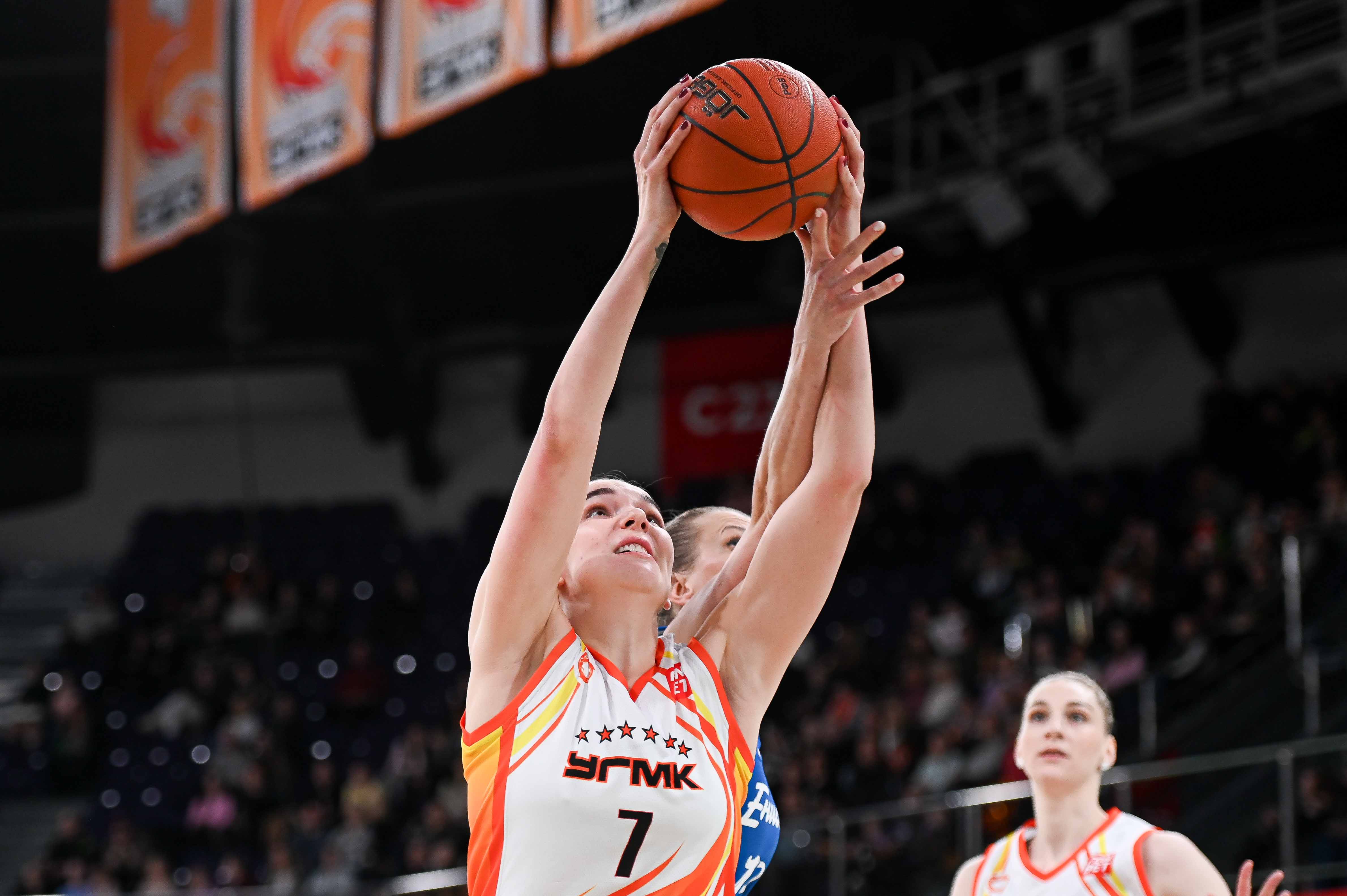 UMMC confidently win the first semifinal game against Enisey 