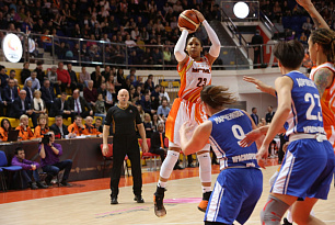 UMMC defeated Enisey in game one of the Semi-Finals