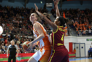 UMMC defeated Nadezhda in the first game of the Final series