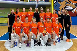 UMMC-Junior win preseason tournament   